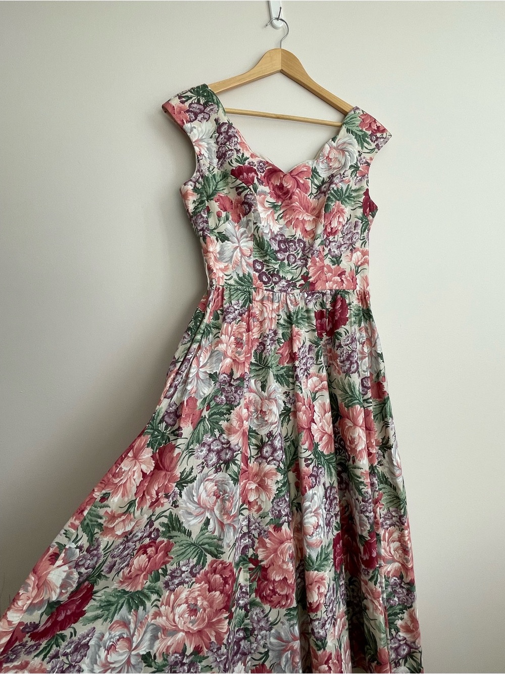 Gorgeous Vintage 1950s style ALGO Floral Midi Dress